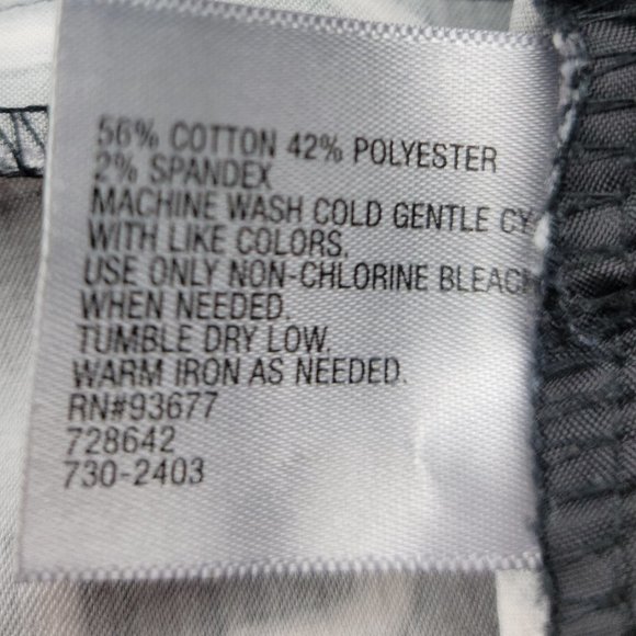 Worthington Petite Black and White Patterned Capri Pants Size 10P - Picture 6 of 6